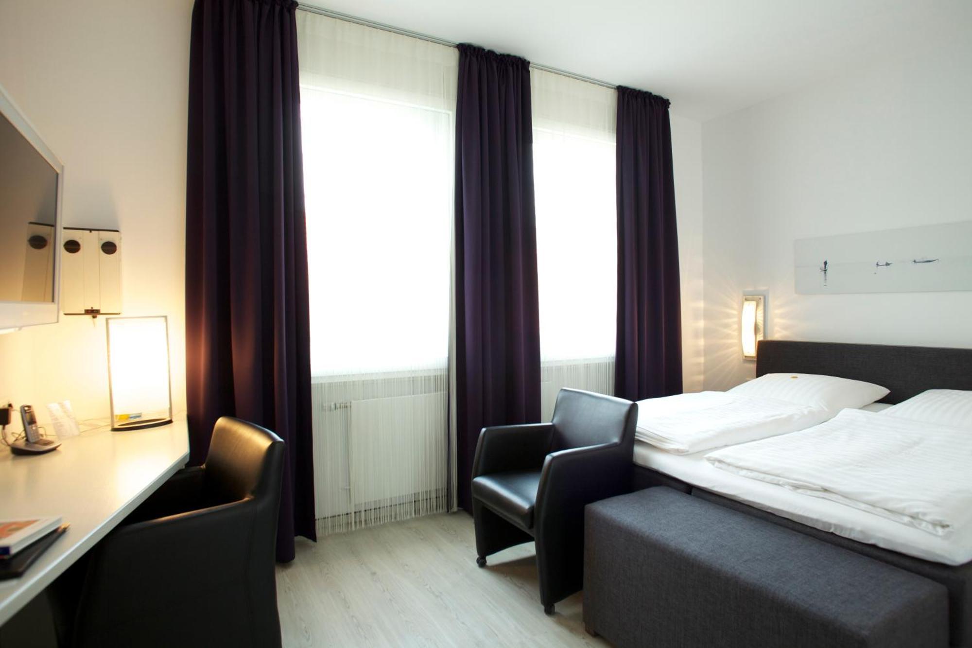 Hotel Zur Wartburg Rheda-Wiedenbrück Buitenkant foto