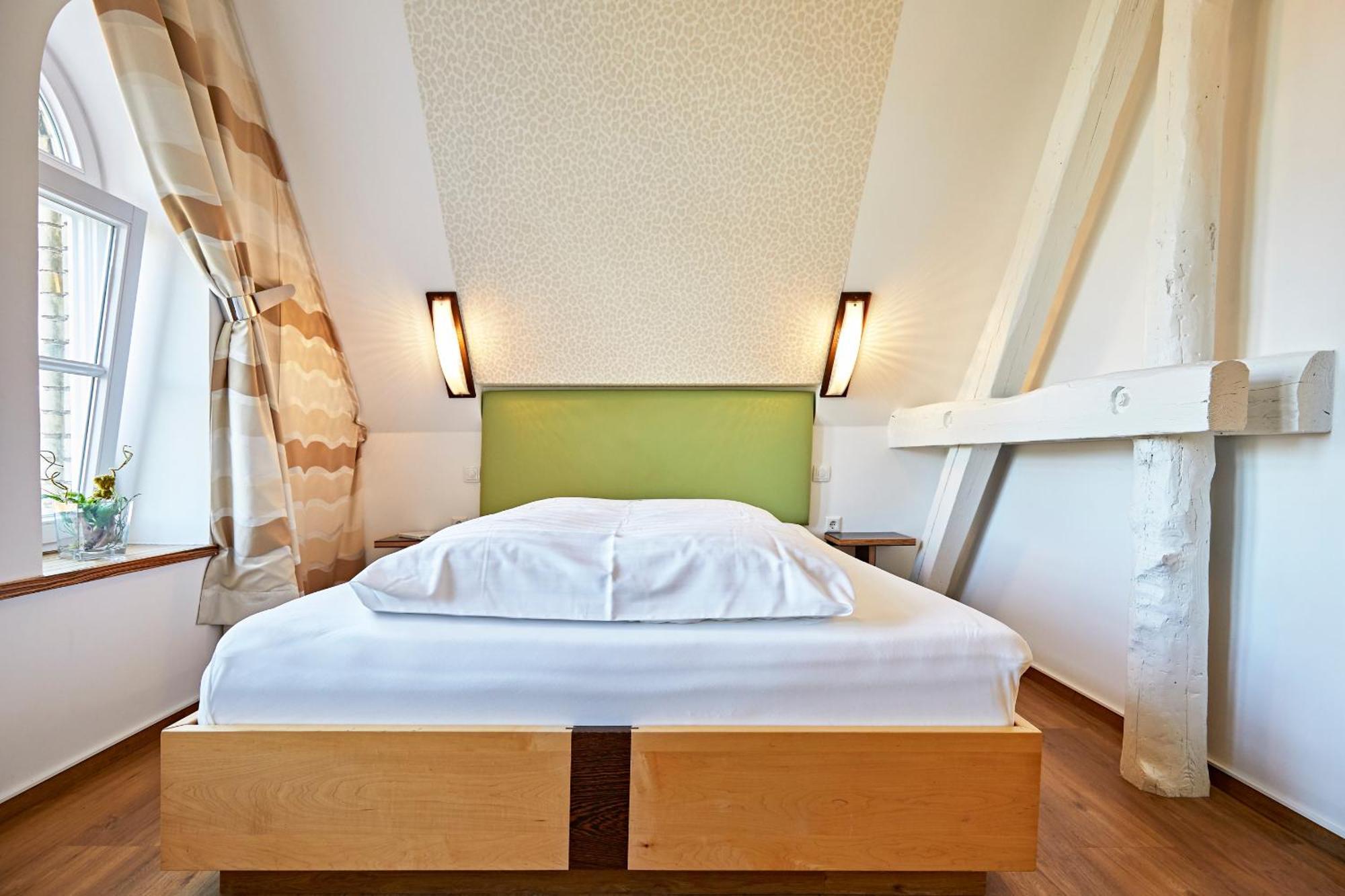 Hotel Zur Wartburg Rheda-Wiedenbrück Buitenkant foto