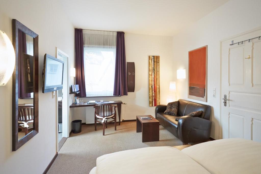 Hotel Zur Wartburg Rheda-Wiedenbrück Buitenkant foto